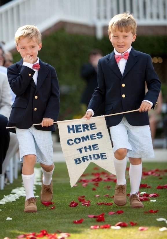 Here Comes The Bride Sign For Ring Bearer_outdoor weddings