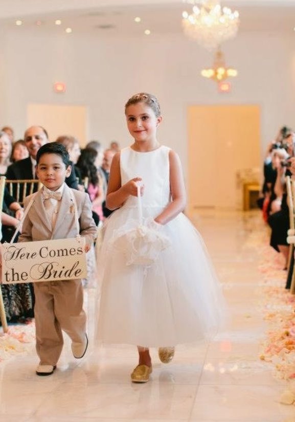 here comes the bride signs_banquette hall wedding