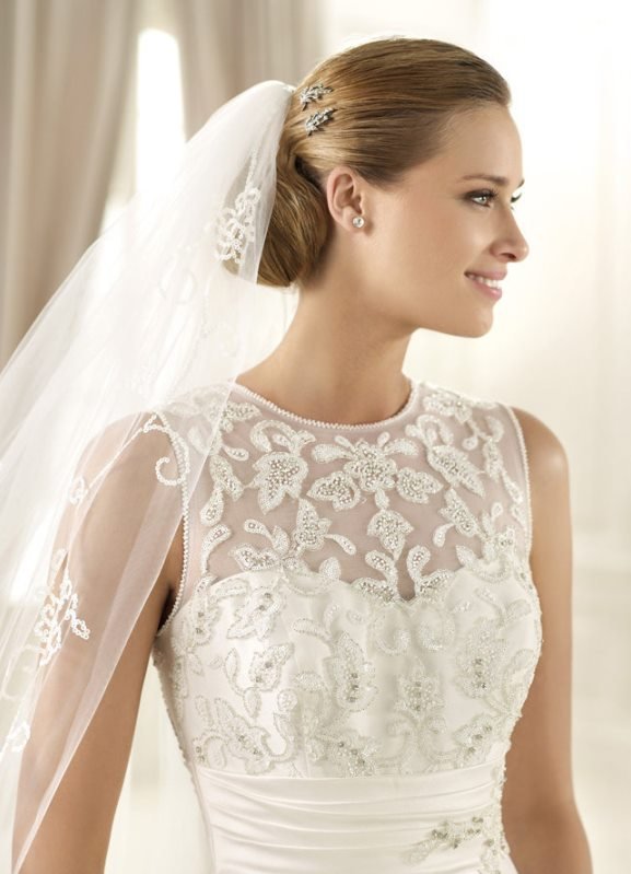 Short Bridal Wedding Veils with crystals