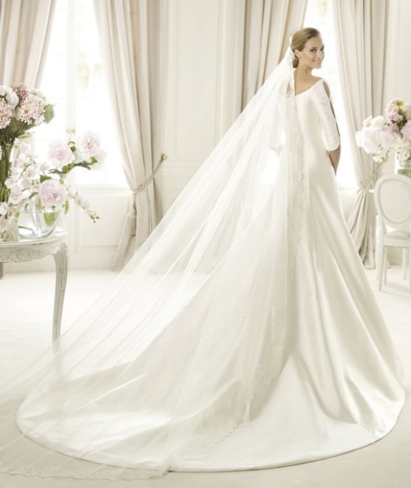 Stylish Chapel Length Wedding Veils_pronovias-galante