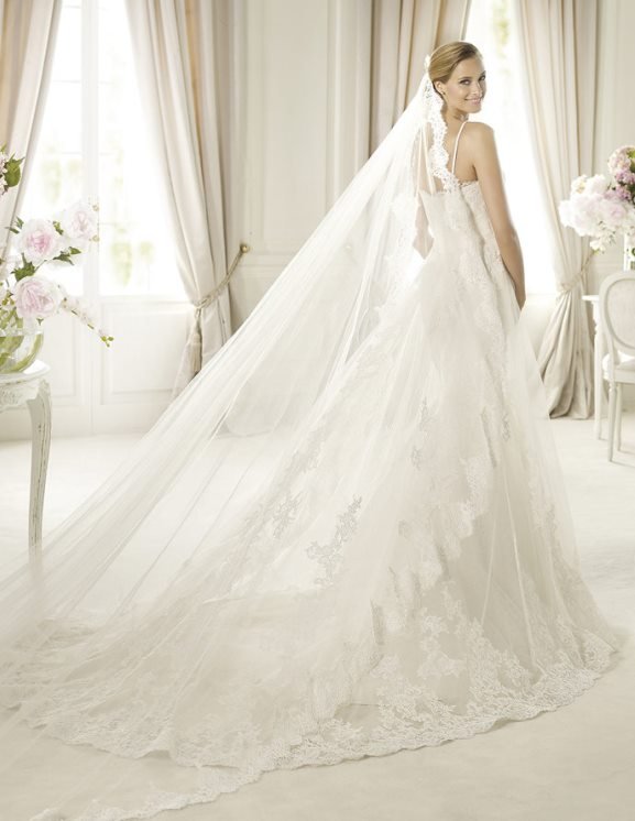 Stylish Full Length Lace Wedding Veils pronovias-galante