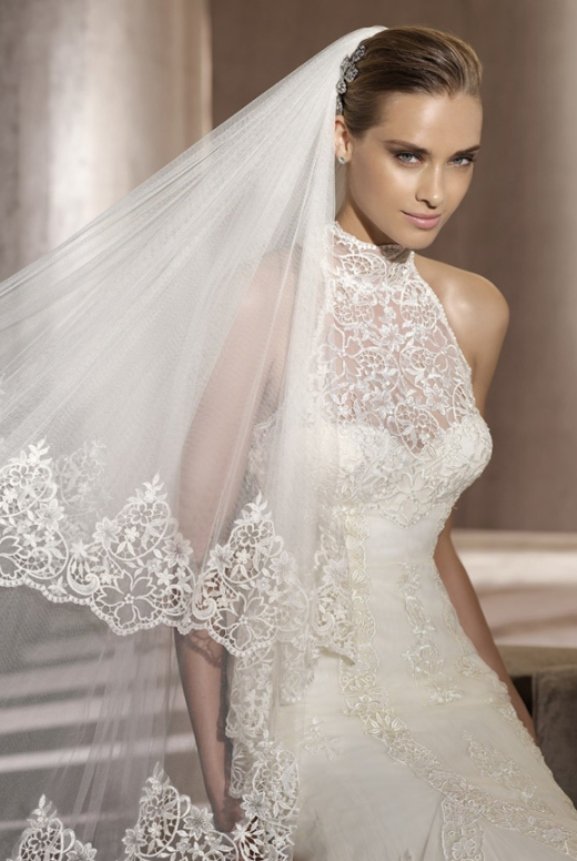 Stylish short lace wedding-veil-pronovias-balsamo-d