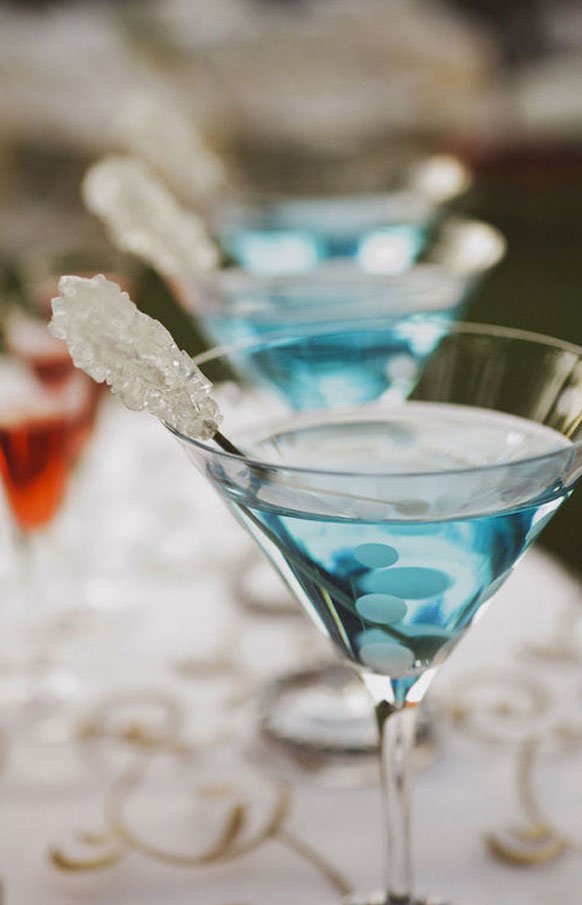 Wedding Signature Drinks Ideas _blue martini