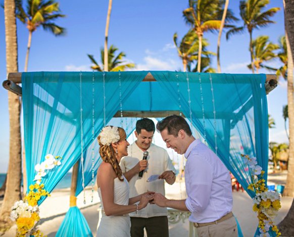Punta-Cana-All inclusive Stylish Tiffany Blue Beach-Wedding-ceremony vows
