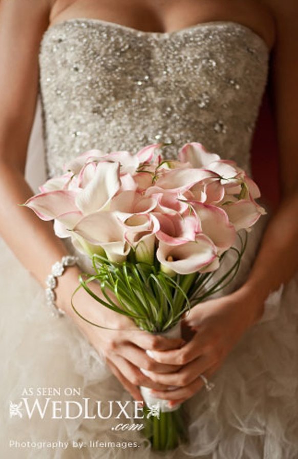 Silver Theme wedding_Pink Calla Lilies bouquet