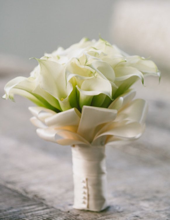 luxury white calla lillies wedding bouquet