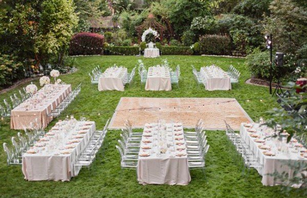 outdoor Garden wedding long table reception _Amanda K Photography
