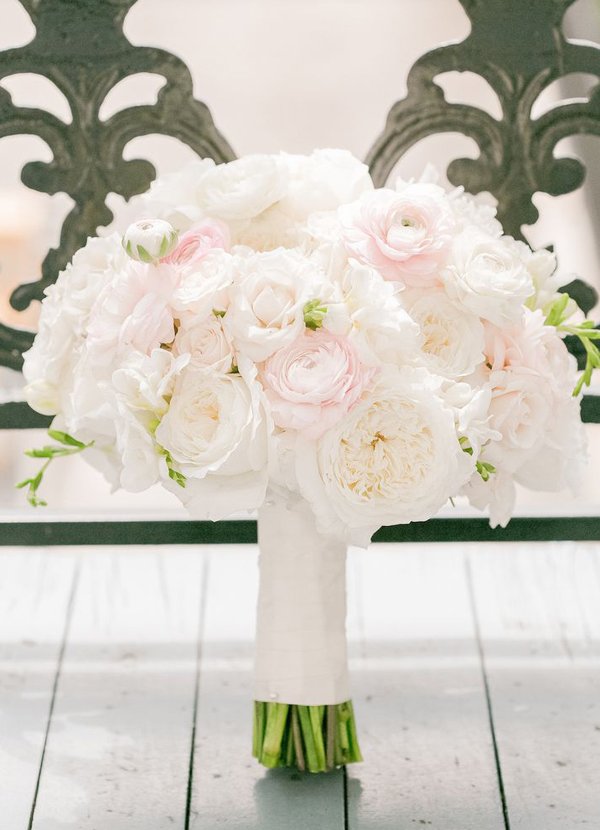 Top 25 Wedding Bouquets- Blush Pink Bouquet Photography by Arte de Vie