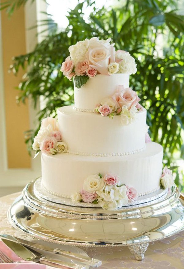 Rose Quartz Blush Pink wedding cake with fresh flowers_Photography Jeremy Hess