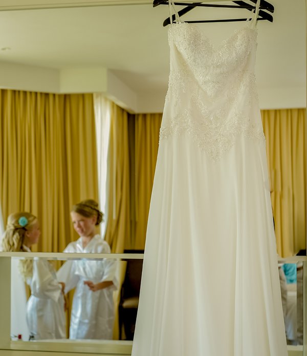 Moon Palace Greek Orthodox Wedding _Chic Destination wedding dress