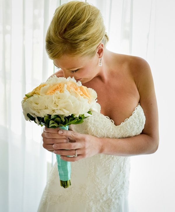 Moon Palace Greek Orthodox Wedding _Tiffany blue and Peach Cancun wedding bouquet