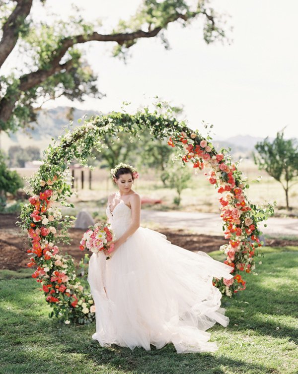 2017 Stylish Circle Ceremony Arch Pink flowers