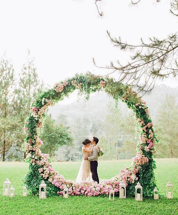 2017 Stylish Garden Theme Circle Ceremony Arch