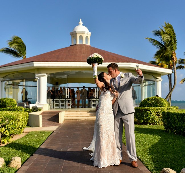 2017 Stlylish Moon Palace Wedding Tucan Gazebo Ceremony 2_ By Weddings Romantique