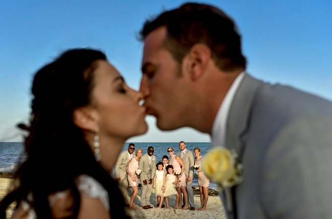 2017 Stylish Moon Palace Wedding Beach Wedding Couple Photos 4_ By Weddings Romantiquejpg